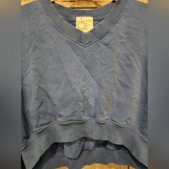 OFFLINE By Aerie Throw Back Cropped V Neck Sweatshirt Small Cobalt Blue - Picture 9 of 13